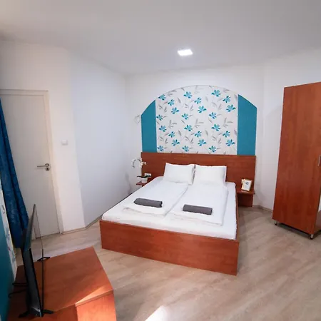 Seasons Central Budapest *